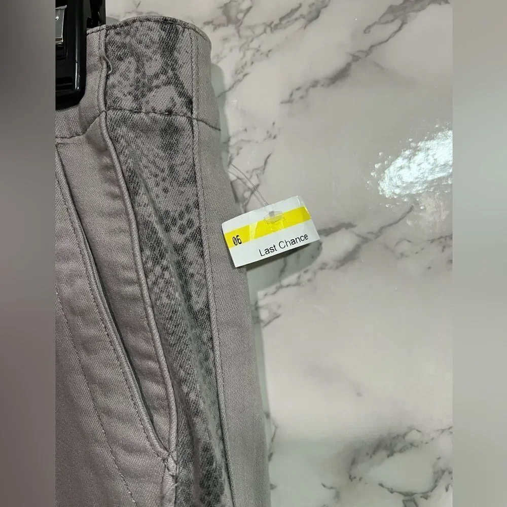 PAIGE Mayslie Jogger Gray Snakeskin Accent Women's Size 28 - Picture 4 of 10
